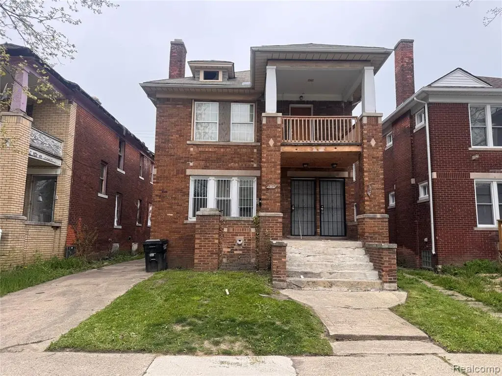 3310 Clairmount St