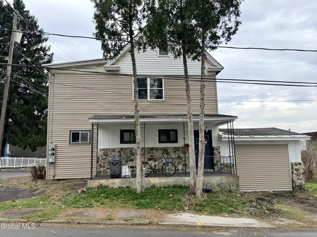 54 Arch St