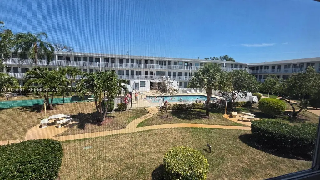 15610 NE 6th Ave Unit 10D