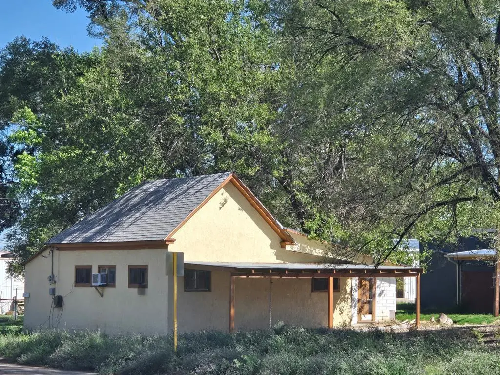 606 Swink Ave