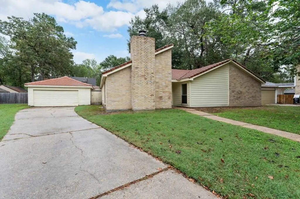 3710 Fern View Dr