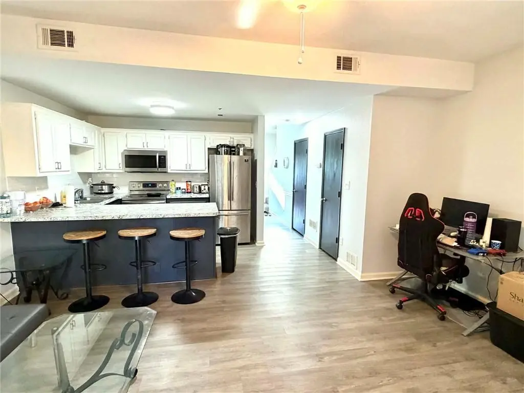 3044 Steeplechase Dr