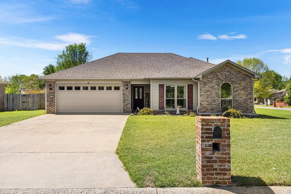 51 Magnolia Dr