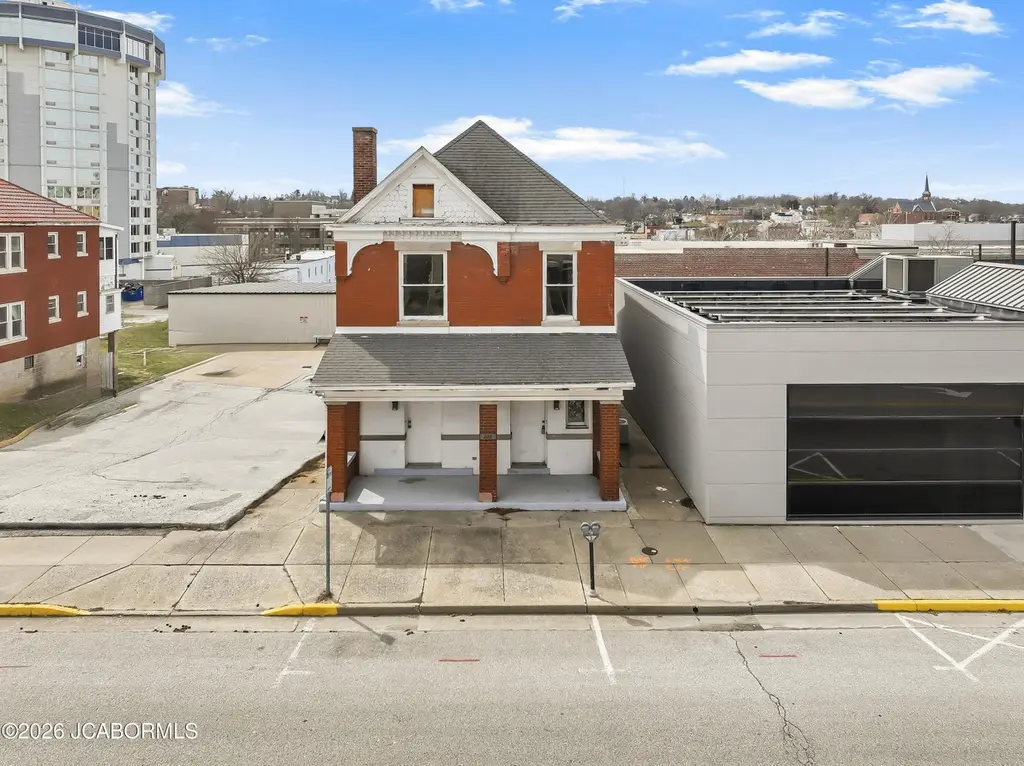 202 E Mccarty St