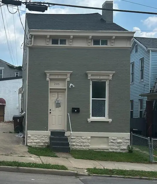 205 19th st St W