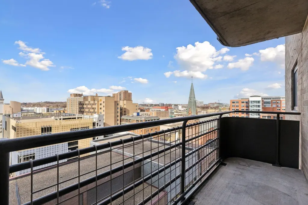 66 9th St E #1609