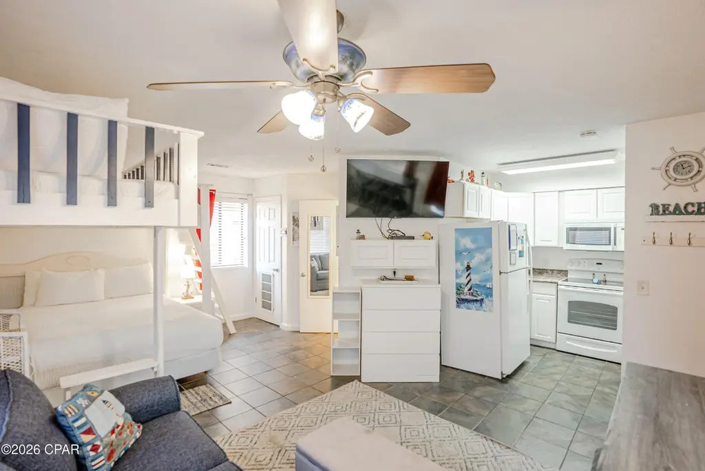 4114 Holiday Dr #18