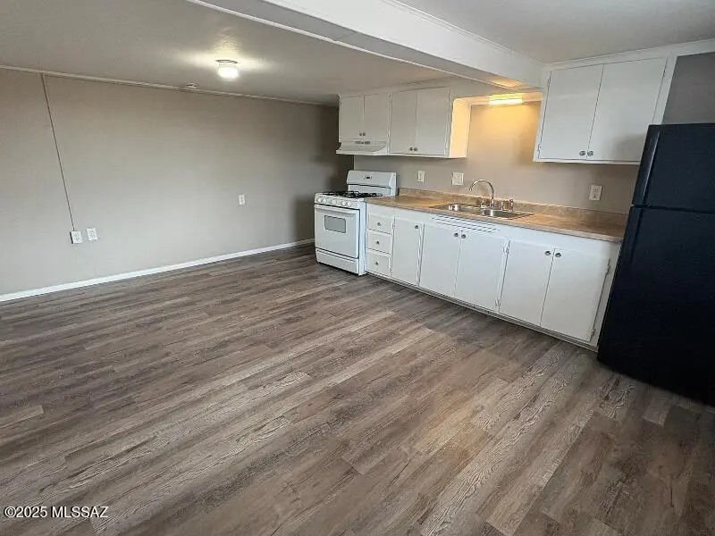 1089 W Schafer Dr