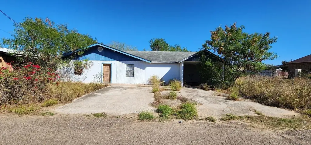 5404 Lopez Ln