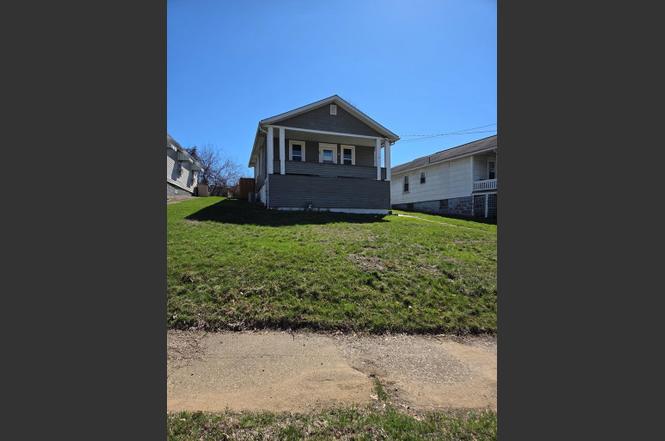 6 Oak Ave