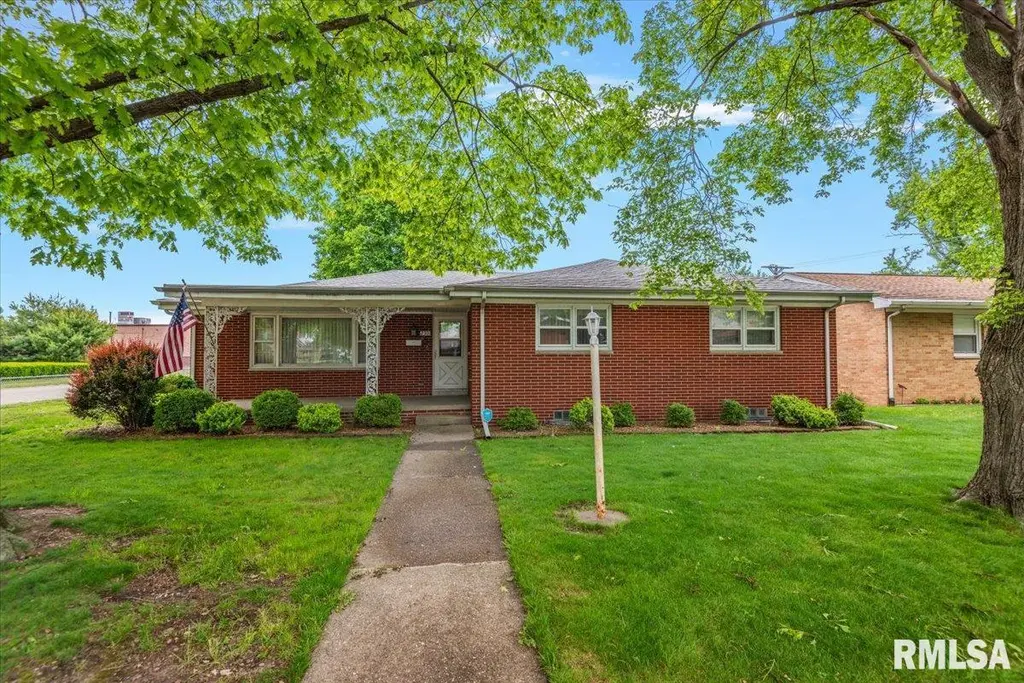 2301 Arrowhead Dr