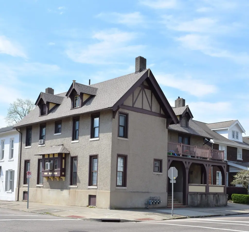 205 W Greene St