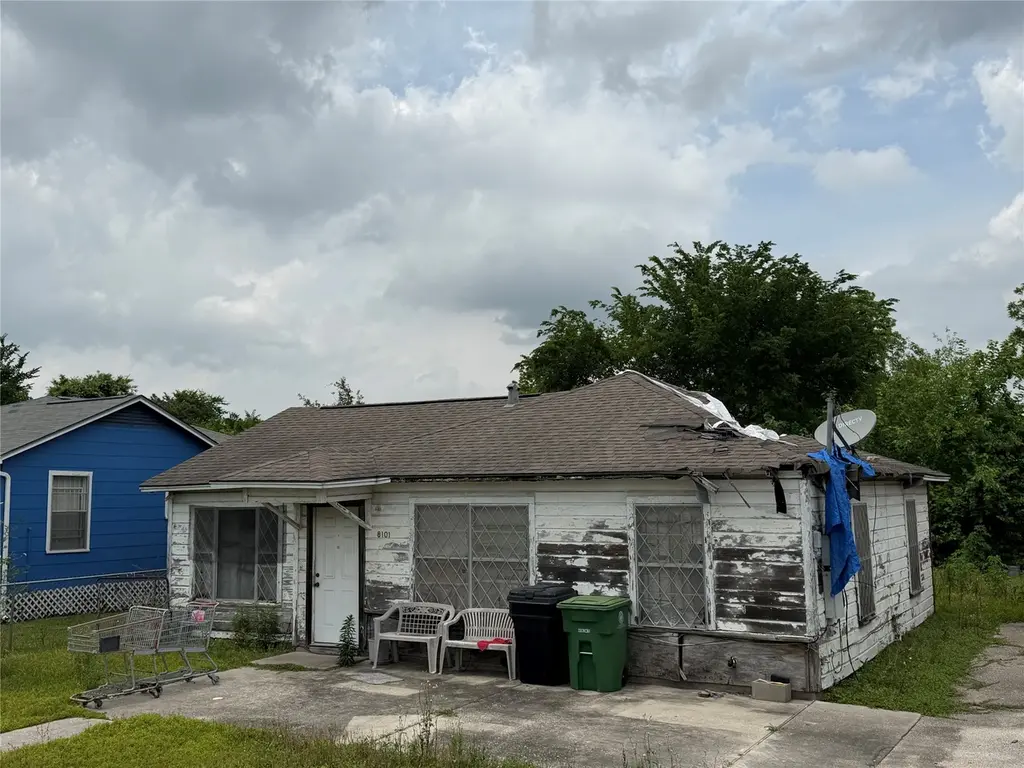 8101 Darlington Dr