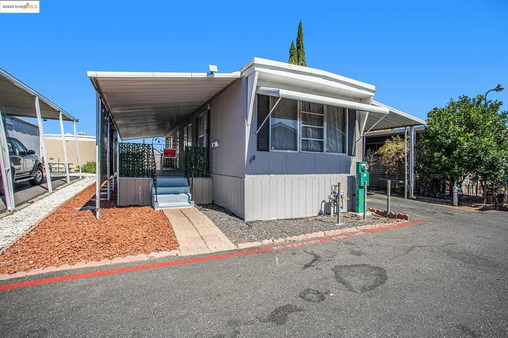 3301 Buchanan Rd #118