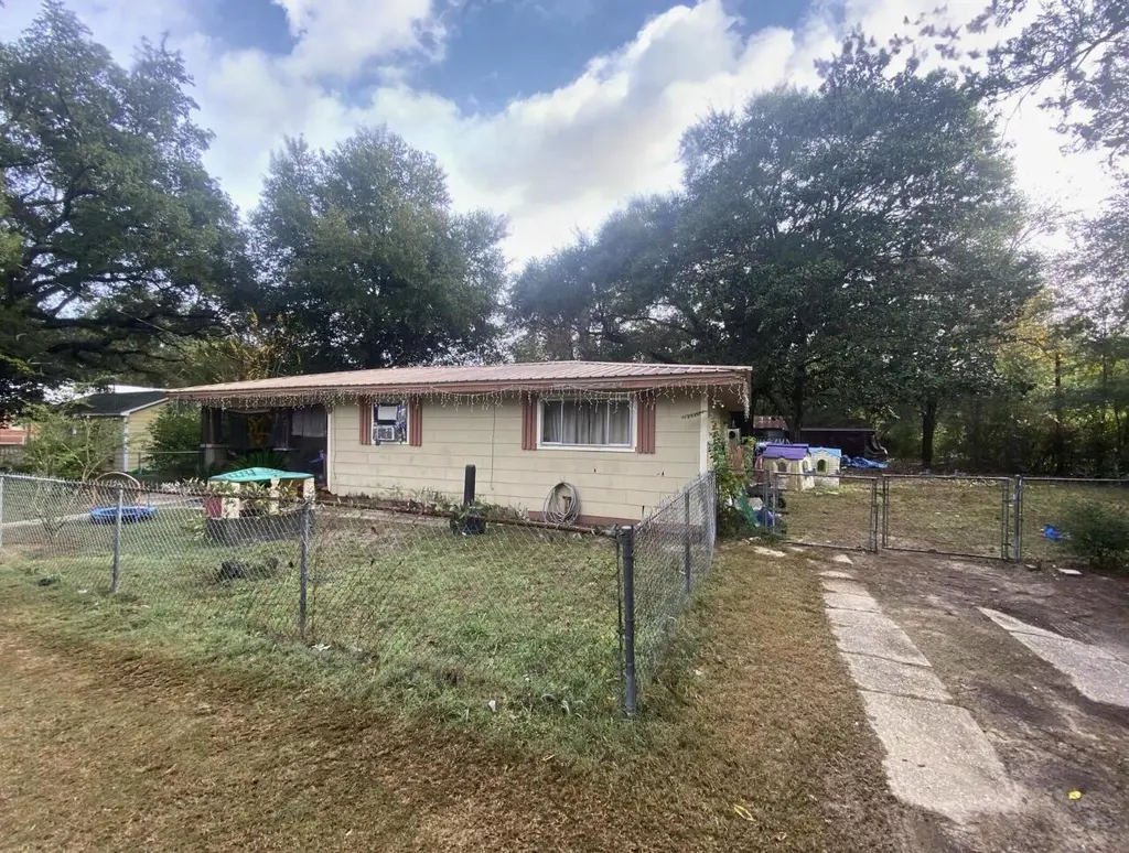 742 Kit Dr