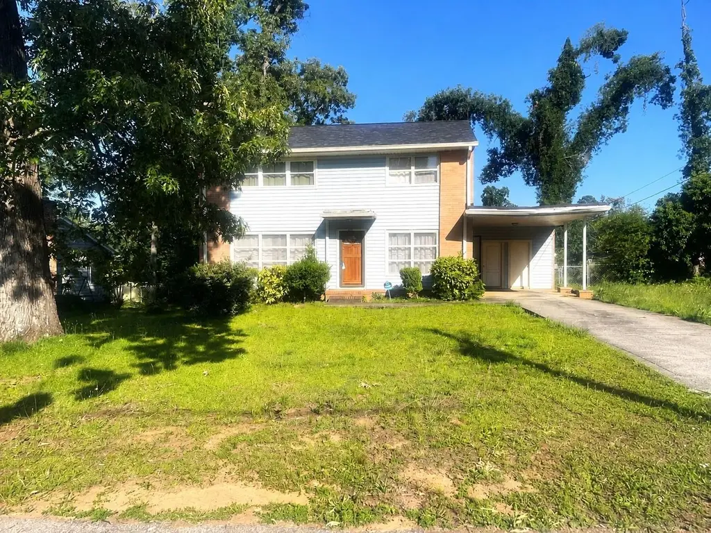 819 Pine Creek Dr