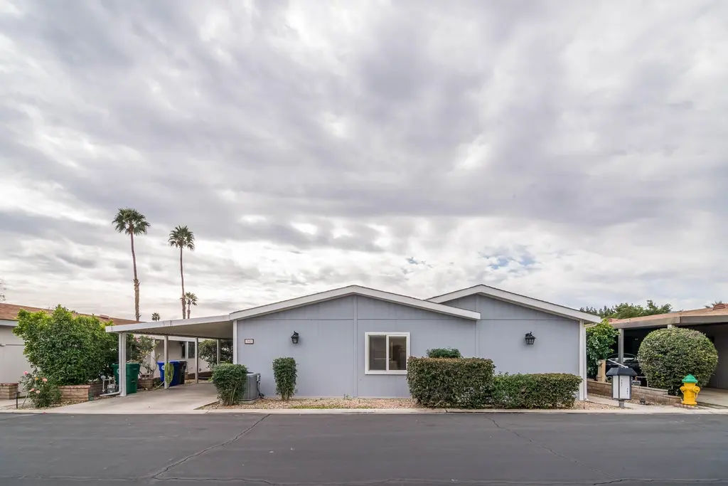 73450 Country Club Dr #302