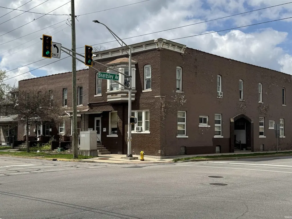 701 W Beardsley Ave