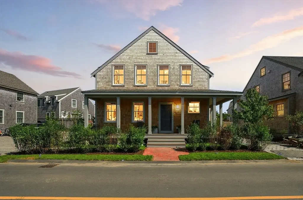 18 Honeysuckle Dr