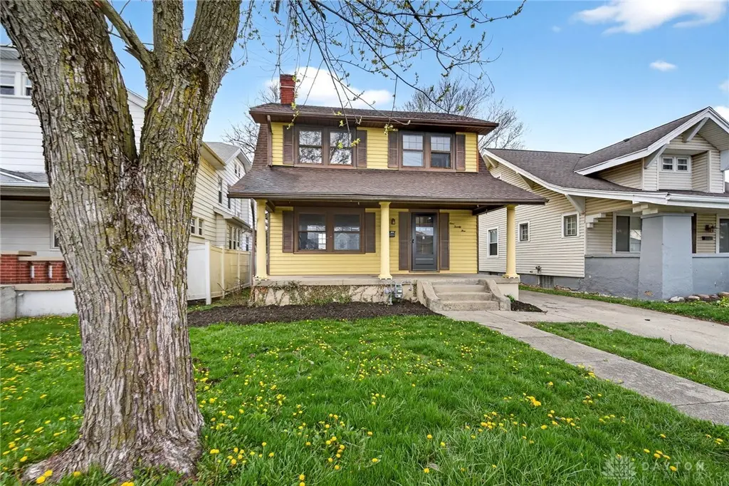 125 E Siebenthaler Ave