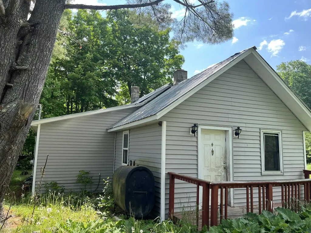 700 Warren Hill Rd