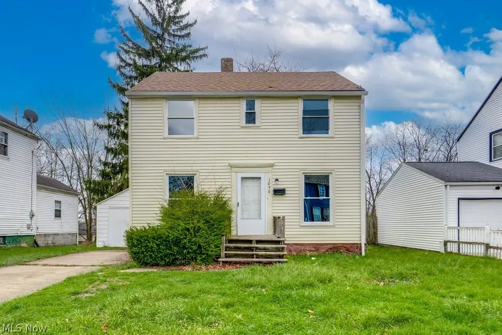 1090 Greenwood Ave