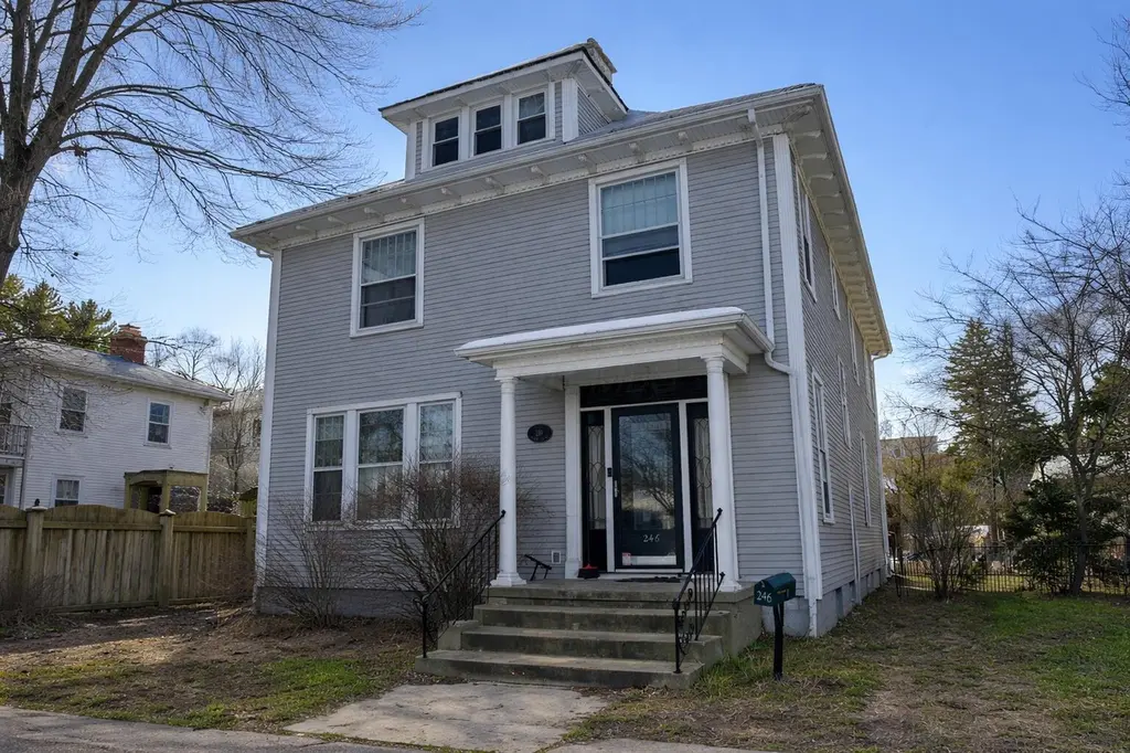 246 N Pearl Ave