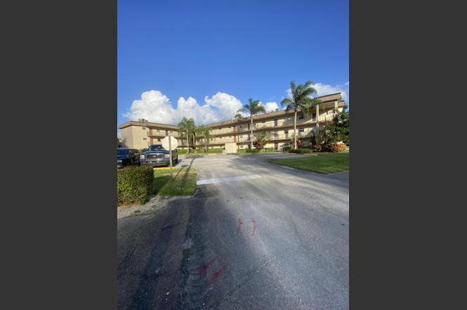 715 Lori Dr #302