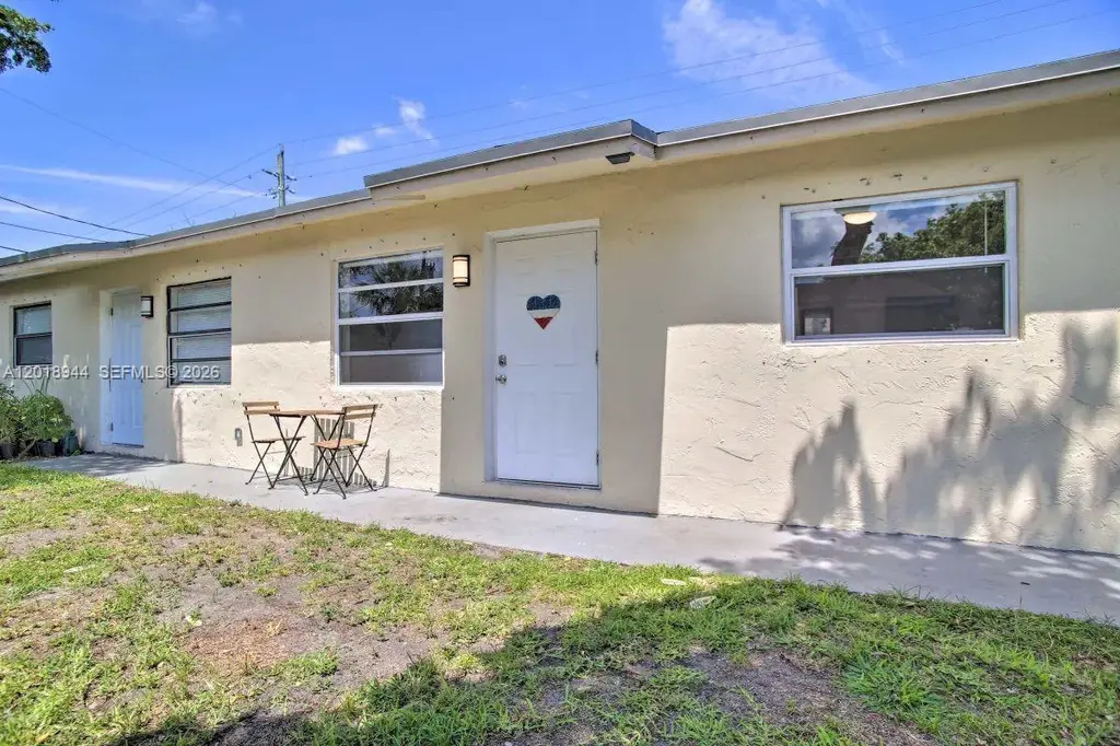 2703 NW 13th St