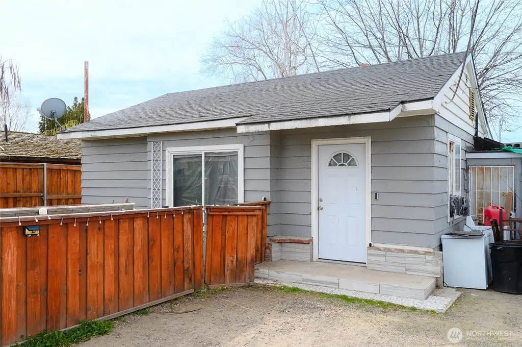 1002 Grandridge Rd