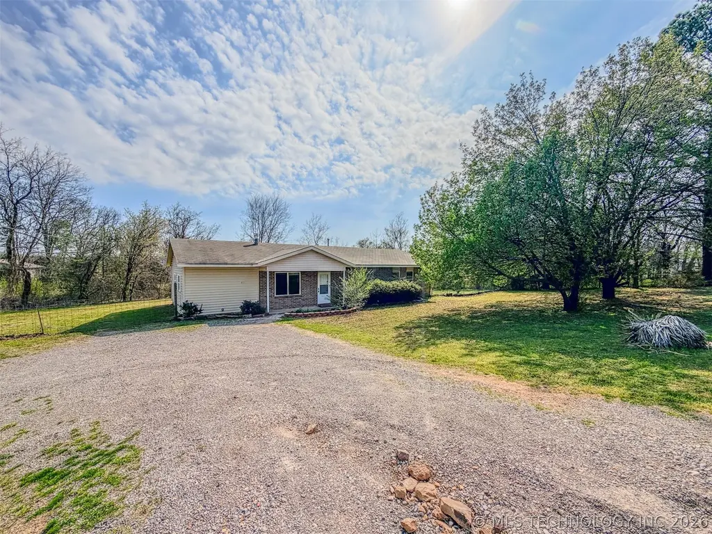 15721 W Clyde Maher