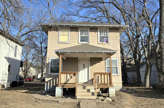 106 N West Pl