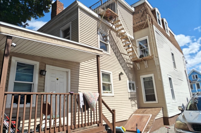 24 Jewett Ave