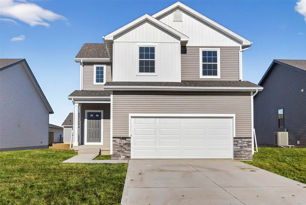 1053 NW Yorktown Dr