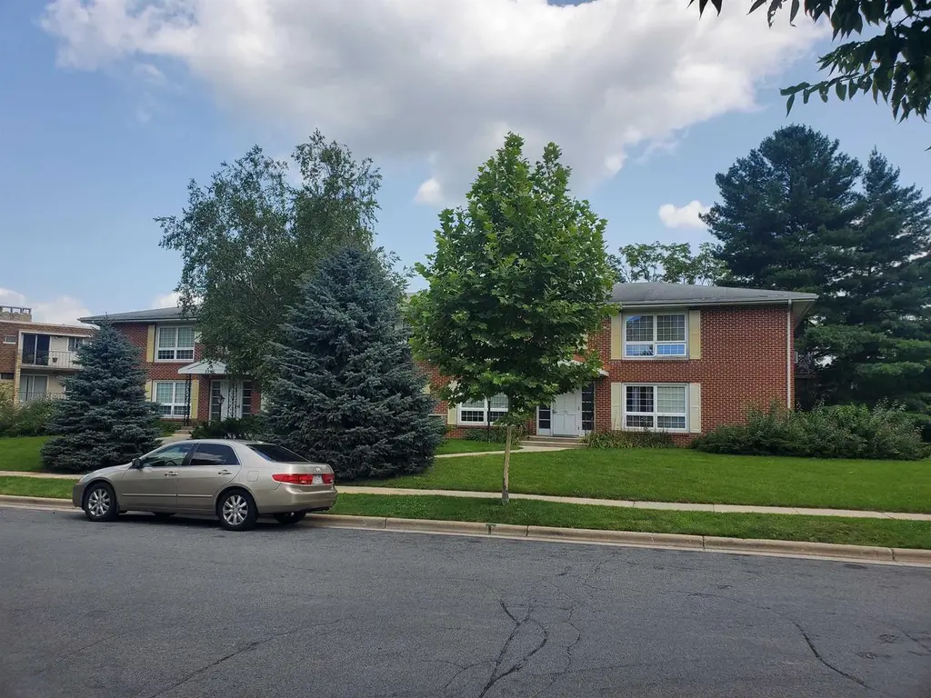 225 Nautilus Dr