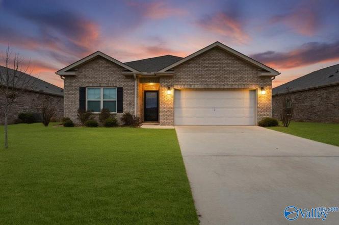 16205 Glenncrest Ln