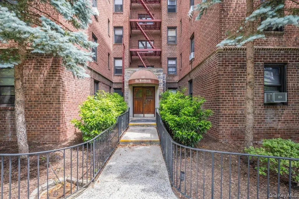 142 Garth Rd Unit 5K