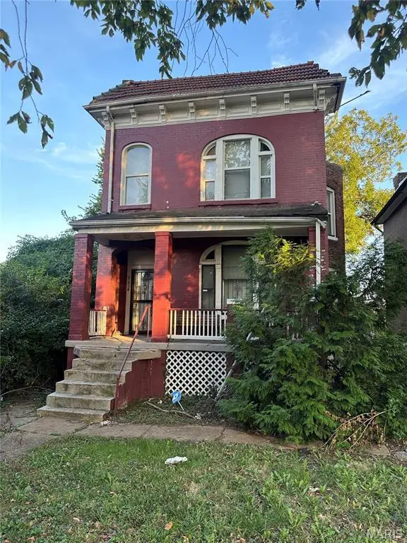 2834 N Euclid Ave