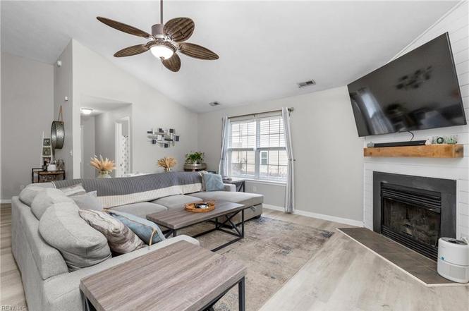 338 Summerville Ct