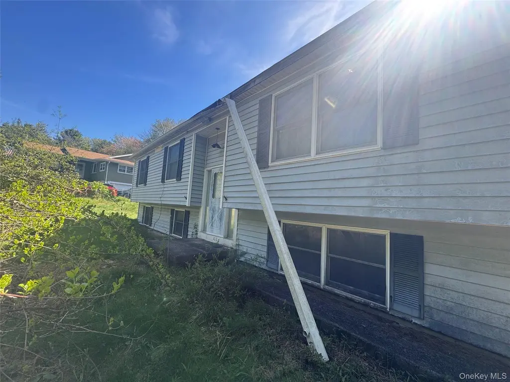 1613 Forestburgh Rd