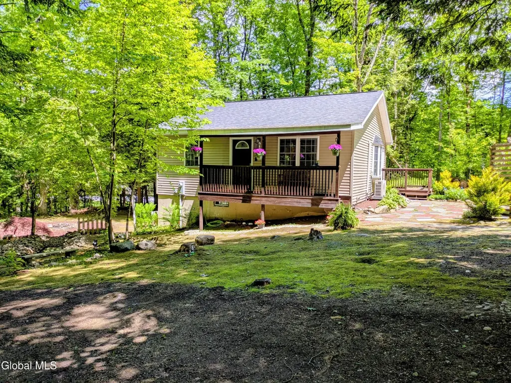 606 Goggins Rd