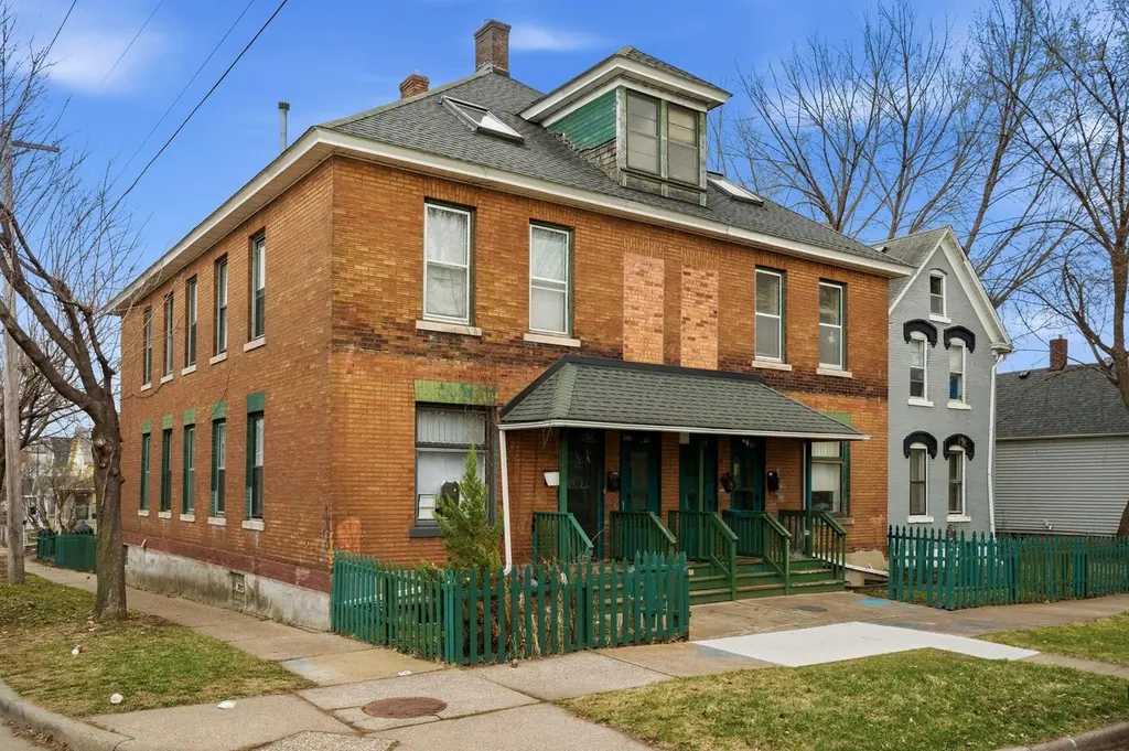 686 Virginia St