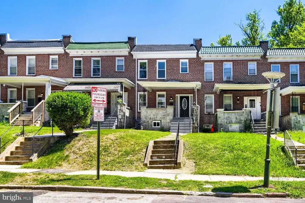 3217 Belmont Ave