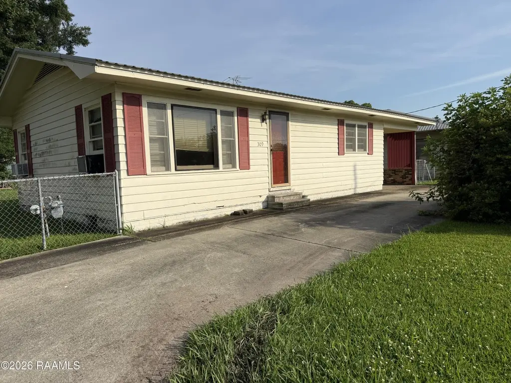 309 Saizan Ave