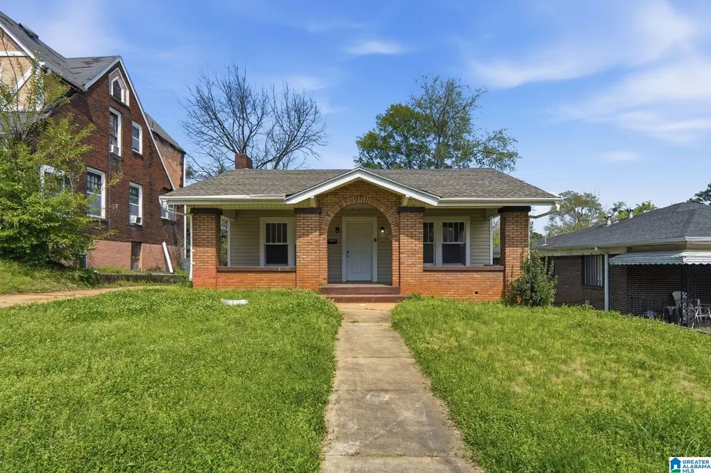 1402 44th St