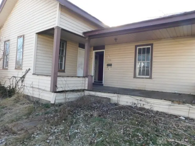 118 E Walnut St