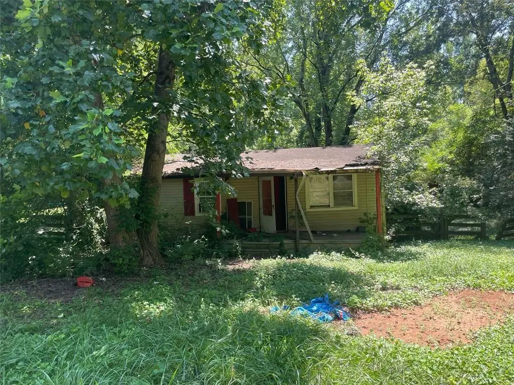 894 Wax Rd SE