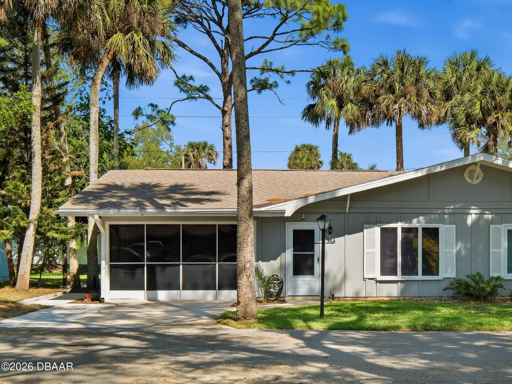 28 Country Club Dr Unit B