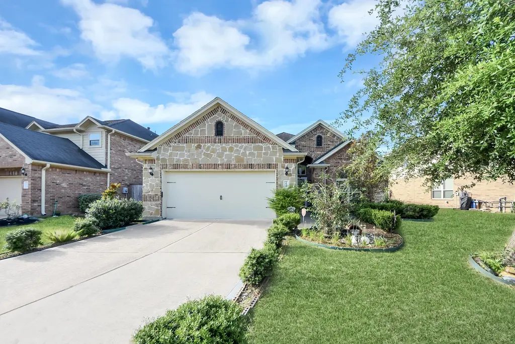 3939 Catania Bay Ct