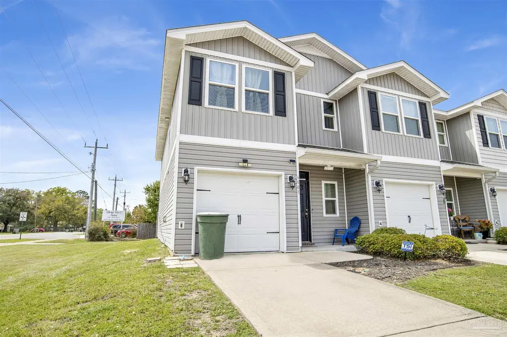 6001 Royal Port Ct